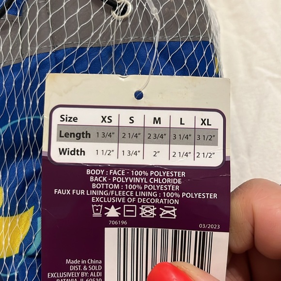 NWT Dog Rain Boots Size Medium Rubber Ducky Boots Set of 4 Toggle Rubber Grip - Picture 4 of 5